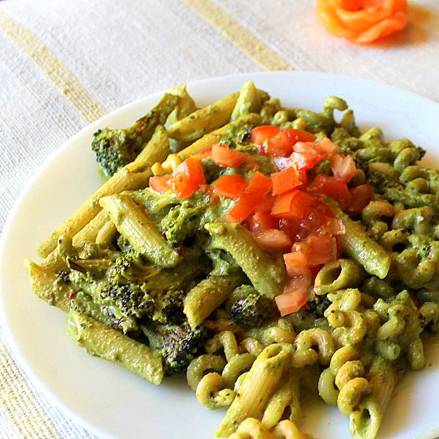 Penne with Basil Cashew pesto, Asparagus and Red Bell pepper!(Vegan