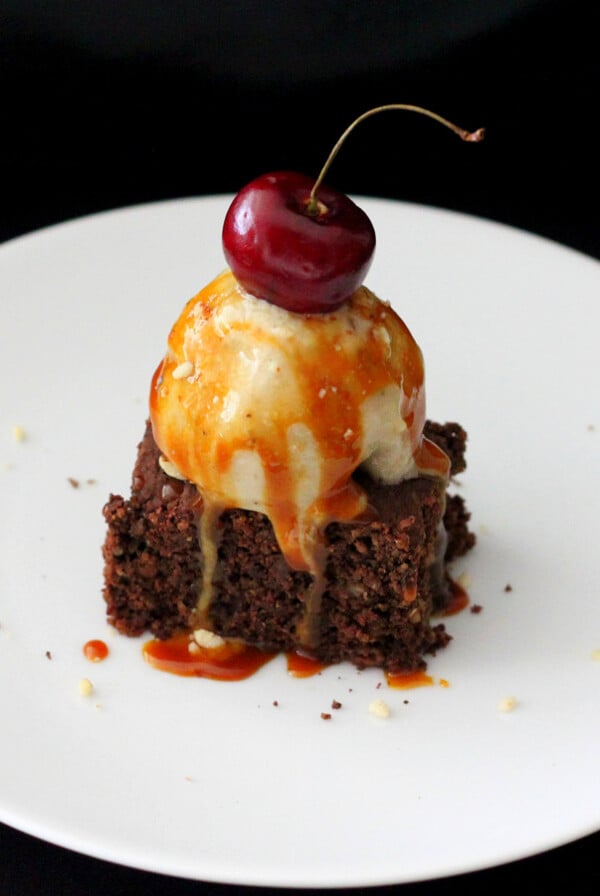 Chai Banana Ice Cream Sundae | Vegan Richa