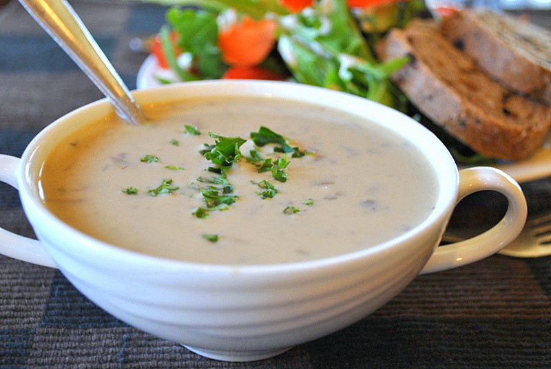 bowl of cream of mushroom soup