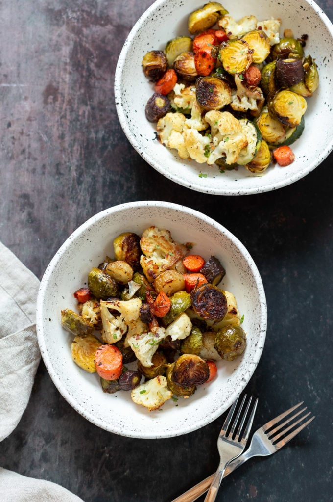 Roasted Brussels Sprouts and Cauliflower with fresh herbs and black pepper. Roasted Veggies Bowl.#Vegan #Glutenfree Nutfree Soyfree #Recipe #VeganRicha