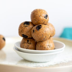 Vegan Blueberry Muffin Energy Bites, 1 Bowl 15 Minute. 8 Ingredient Blueberry energy balls for Snacking. #vegan #Glutenfree #Grainfree #Soyfree #Recipe #VeganRicha #blueberryenergybites