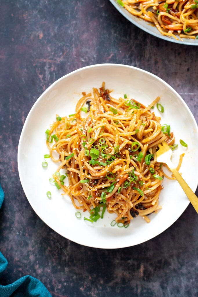 Easy Vegan Gochujang Noodles StirFry Vegan Richa