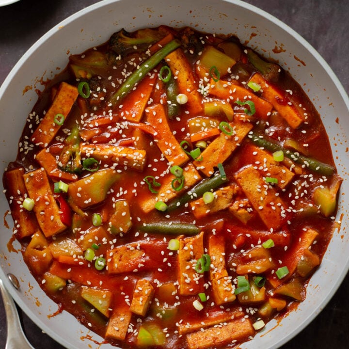 Tofu Stir Fry with Gochujang Sauce