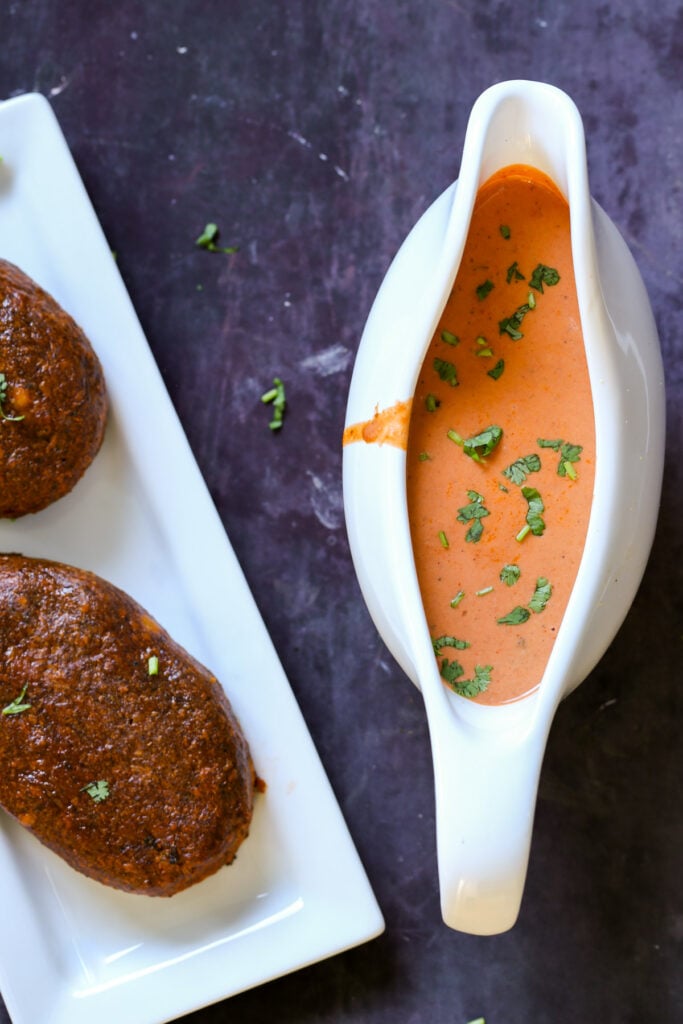 spiced-chickpea-meatloaf-with-butter-gravy