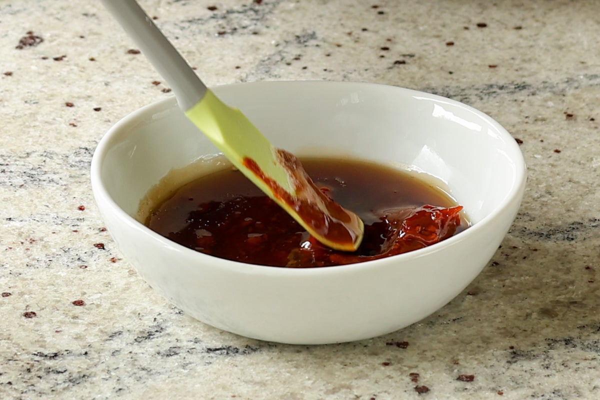making the gochujang sauce mixture