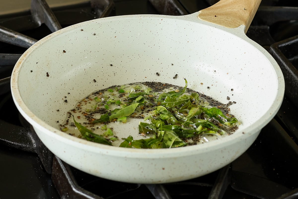 making the Indian spiced oil