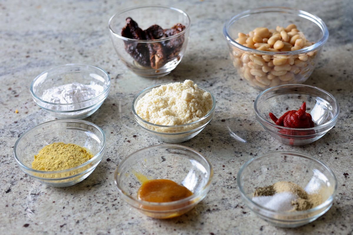 sun dried tomato roast ingredients on the kitchen counter