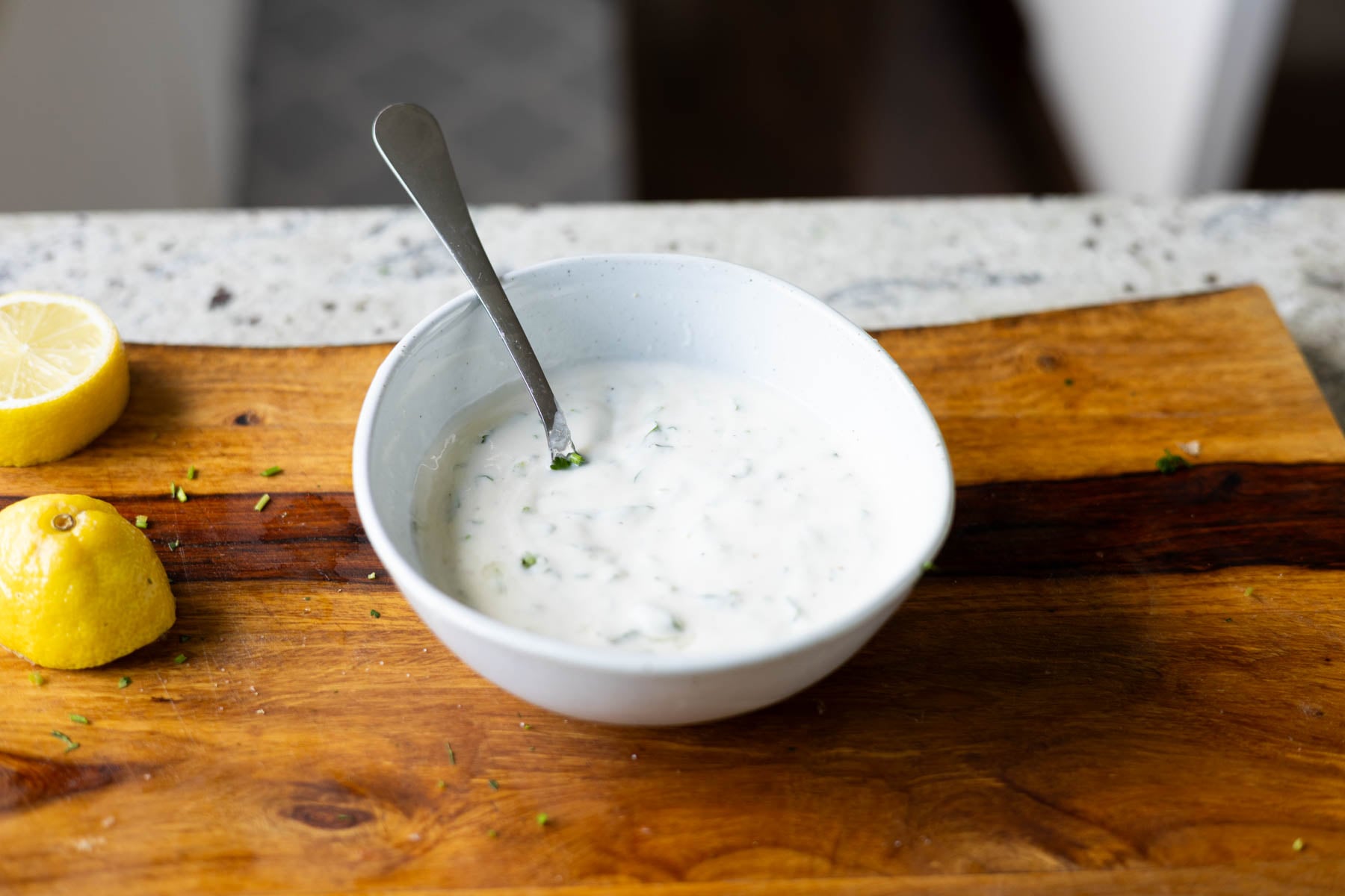 yogurt sauce after mixing