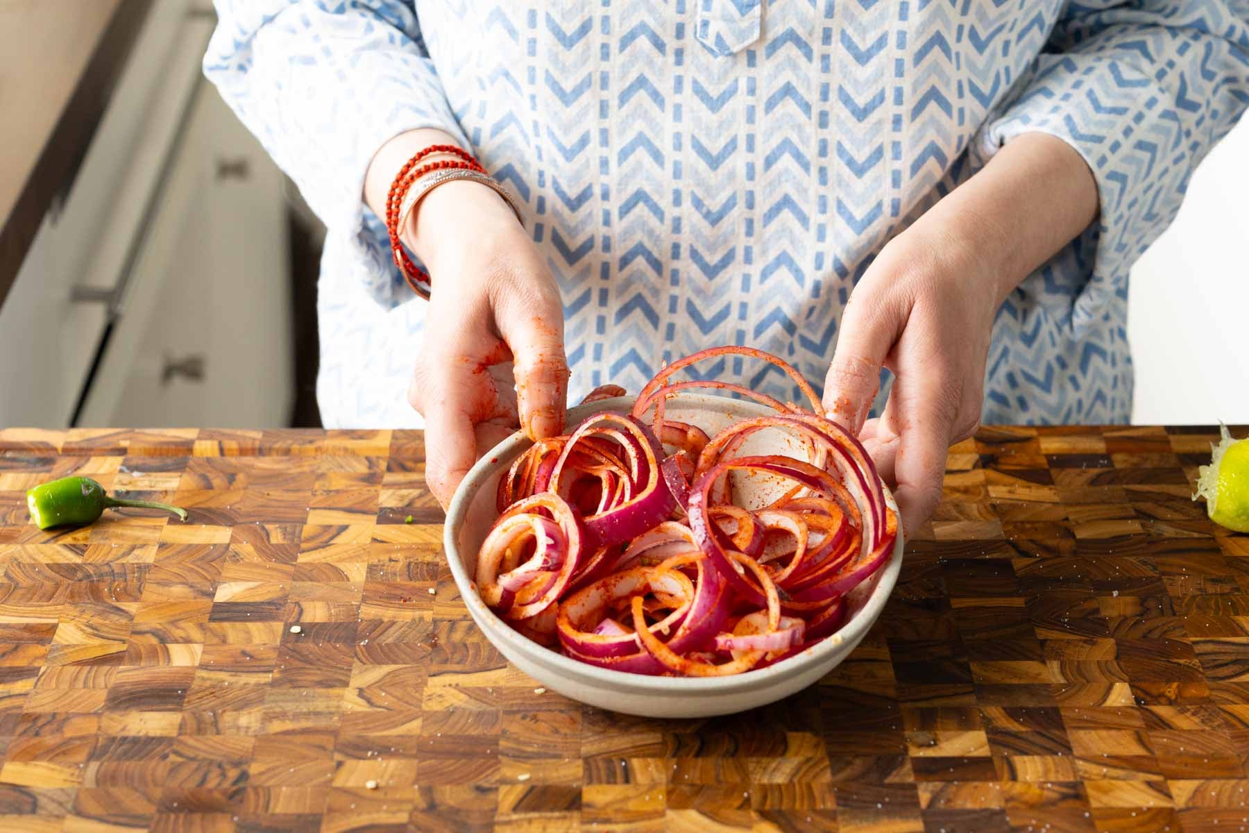 onion salad after mixing